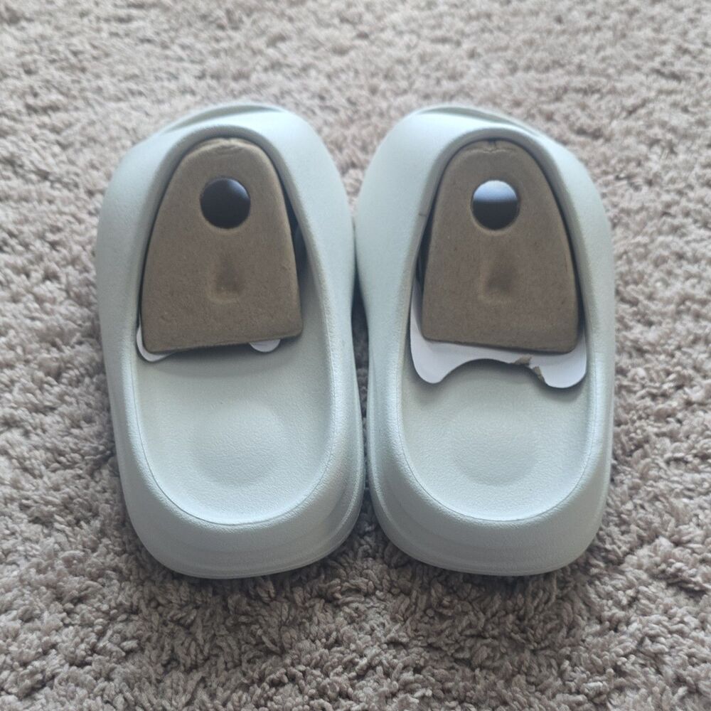 Yeezy YS-01 Slides, CREAM, SIZE 6 - Picture 2 of 4